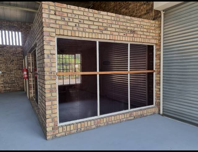 138.40M² WAREHOUSE TO LET IN VINTONIA